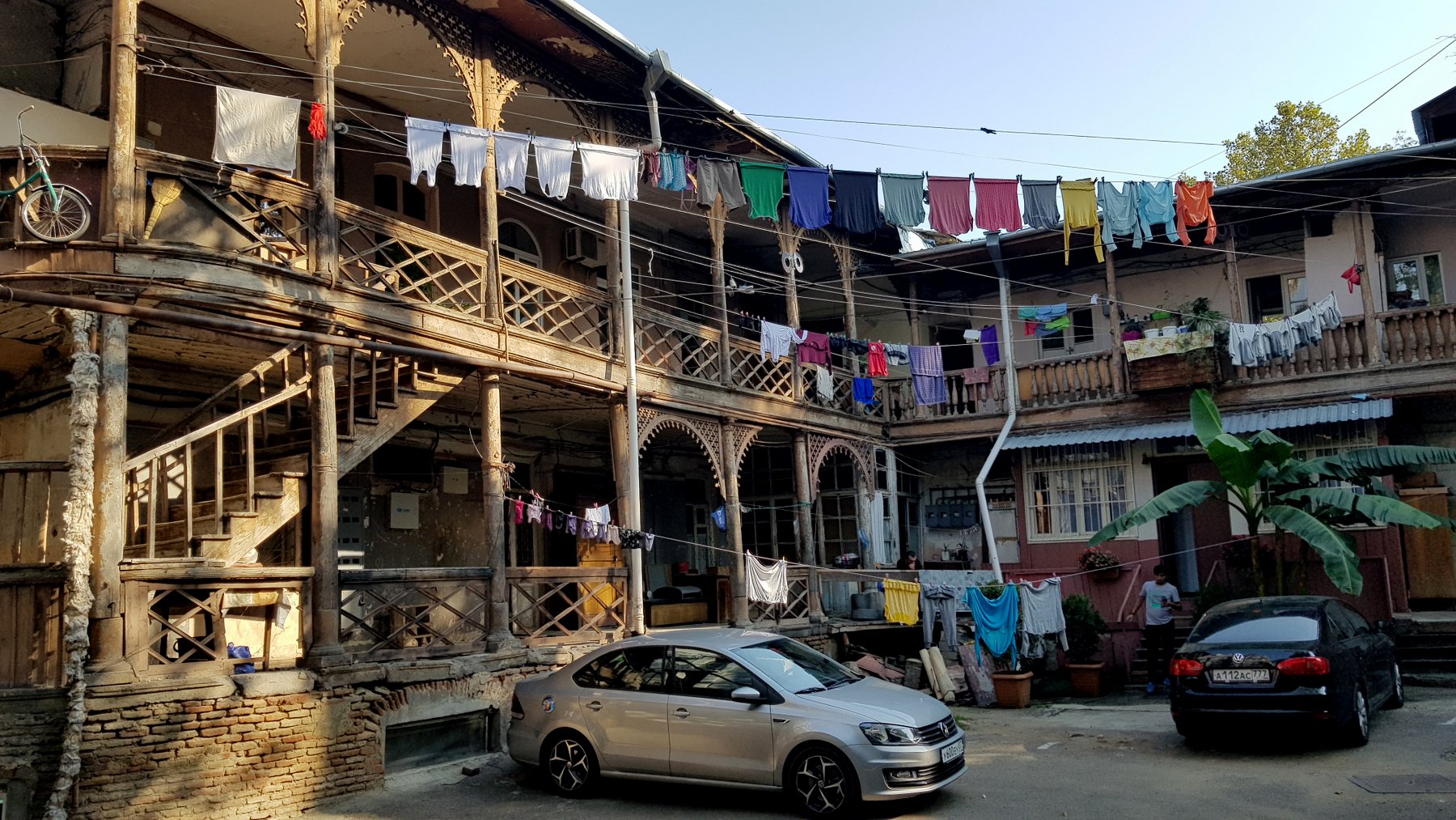 Georgienreise Frühstück im Kaukasus Kaukasus-Reisen Urlaub in Georgien Reise Kleingruppe Tiflis Tbilissi David Garedschi David Gareji Kachetien Lagodechi Telawi Signaghi Stepantsminda Georgische Heerstraße Kasbek Kasbegi Ananuri Mzcheta Uplisziche Gori Kutaissi Gelati Swanetien Mestia Ushguli Batumi Schwarzes Meer deutschsprachige Reiseleitung kleine feine Hotels und Gasthäuser Wanderungen Kultur georgische Geschichte georgische Kulinarik