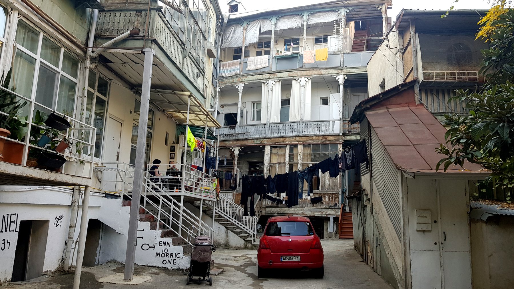 Georgienreise Frühstück im Kaukasus Kaukasus-Reisen Urlaub in Georgien Reise Kleingruppe Tiflis Tbilissi David Garedschi David Gareji Kachetien Lagodechi Telawi Signaghi Stepantsminda Georgische Heerstraße Kasbek Kasbegi Ananuri Mzcheta Uplisziche Gori Kutaissi Gelati Swanetien Mestia Ushguli Batumi Schwarzes Meer deutschsprachige Reiseleitung kleine feine Hotels und Gasthäuser Wanderungen Kultur georgische Geschichte georgische Kulinarik