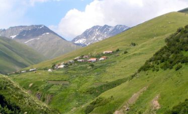 Map Übersichtskarte Route Reiseverlauf Georgienreise Frühstück im Kaukasus Kaukasus-Reisen Urlaub in Georgien Reise Kleingruppe Tiflis Tbilissi David Garedschi David Gareji Kachetien Lagodechi Telawi Signaghi Stepantsminda Georgische Heerstraße Kasbek Kasbegi Ananuri Mzcheta Uplisziche Gori Kutaissi Gelati Swanetien Mestia Ushguli Batumi Schwarzes Meer deutschsprachige Reiseleitung kleine feine Hotels und Gasthäuser Wanderungen Kultur georgische Geschichte georgische Kulinarik