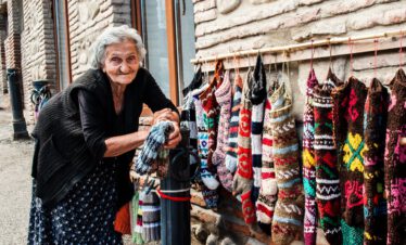 Georgienreise Frühstück im Kaukasus Kaukasus-Reisen Urlaub in Georgien Reise Kleingruppe Tiflis Tbilissi David Garedschi David Gareji Kachetien Lagodechi Telawi Signaghi Stepantsminda Georgische Heerstraße Kasbek Kasbegi Ananuri Mzcheta Uplisziche Gori Kutaissi Gelati Swanetien Mestia Ushguli Batumi Schwarzes Meer deutschsprachige Reiseleitung kleine feine Hotels und Gasthäuser Wanderungen Kultur georgische Geschichte georgische Kulinarik