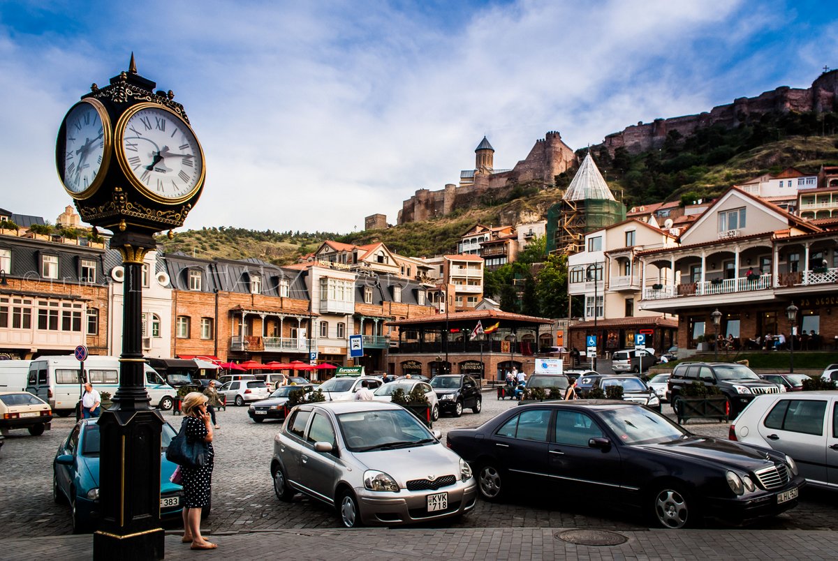 Georgienreise Frühstück im Kaukasus Kaukasus-Reisen Urlaub in Georgien Reise Kleingruppe Tiflis Tbilissi David Garedschi David Gareji Kachetien Lagodechi Telawi Signaghi Stepantsminda Georgische Heerstraße Kasbek Kasbegi Ananuri Mzcheta Uplisziche Gori Kutaissi Gelati Swanetien Mestia Ushguli Batumi Schwarzes Meer deutschsprachige Reiseleitung kleine feine Hotels und Gasthäuser Wanderungen Kultur georgische Geschichte georgische Kulinarik