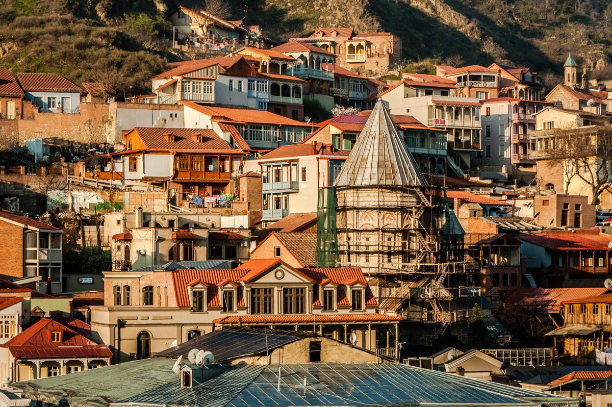 Georgienreise Frühstück im Kaukasus Kaukasus-Reisen Urlaub in Georgien Reise Kleingruppe Tiflis Tbilissi David Garedschi David Gareji Kachetien Lagodechi Telawi Signaghi Stepantsminda Georgische Heerstraße Kasbek Kasbegi Ananuri Mzcheta Uplisziche Gori Kutaissi Gelati Swanetien Mestia Ushguli Batumi Schwarzes Meer deutschsprachige Reiseleitung kleine feine Hotels und Gasthäuser Wanderungen Kultur georgische Geschichte georgische Kulinarik