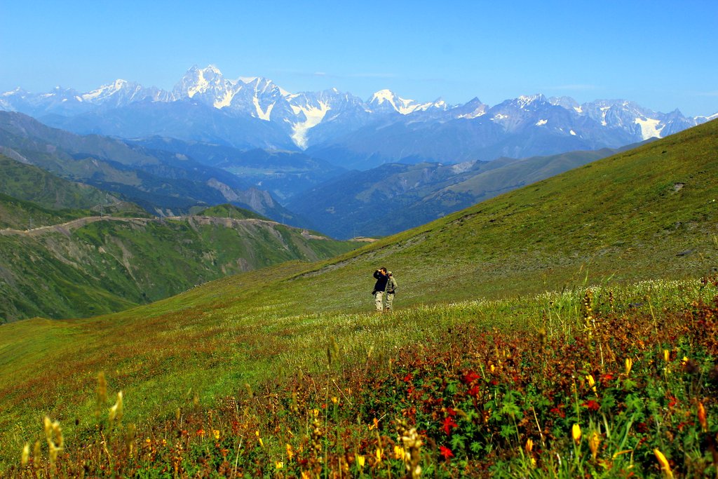 Georgienreise Frühstück im Kaukasus Kaukasus-Reisen Urlaub in Georgien Reise Kleingruppe Tiflis Tbilissi David Garedschi David Gareji Kachetien Lagodechi Telawi Signaghi Stepantsminda Georgische Heerstraße Kasbek Kasbegi Ananuri Mzcheta Uplisziche Gori Kutaissi Gelati Swanetien Mestia Ushguli Batumi Schwarzes Meer deutschsprachige Reiseleitung kleine feine Hotels und Gasthäuser Wanderungen Kultur georgische Geschichte georgische Kulinarik