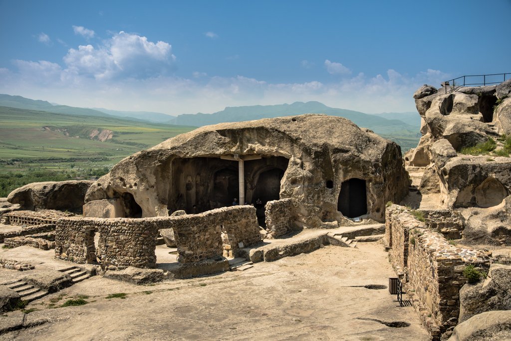 Georgienreise Frühstück im Kaukasus Kaukasus-Reisen Urlaub in Georgien Reise Kleingruppe Tiflis Tbilissi David Garedschi David Gareji Kachetien Lagodechi Telawi Signaghi Stepantsminda Georgische Heerstraße Kasbek Kasbegi Ananuri Mzcheta Uplisziche Gori Kutaissi Gelati Swanetien Mestia Ushguli Batumi Schwarzes Meer deutschsprachige Reiseleitung kleine feine Hotels und Gasthäuser Wanderungen Kultur georgische Geschichte georgische Kulinarik
