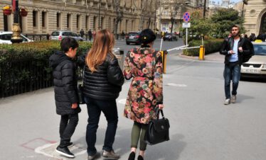 Mietwagenreise Mietwagen Reise Selbstfahrer Kaspisches Meer Kaukasus Baku individuell Rundreise Seidenstraße Steppe Öl Sowjeterbe Architektur Kulinarik atemberaubende Landschaften Kunst Kultur Begegnungen Organisation Reiseplanung Planung Kaukasus-Reisen