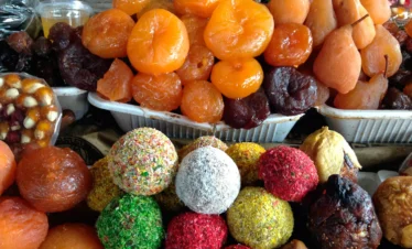 Reise Rundreise Georgien und Armenien mit Kaukasus-Reisen in kleinen Gruppen deutschsprachige Reiseleitung Tbilissi Tiflis Kachetien Signaghi Lagodechi David Gareji Stepantsminda Kasbek Kaukasus Mzcheta Jerewan Eriwan Yerevan Sewan See Sewansee Ararat Khor Virap Norawank Tatev Gjumri Gyumri Wardsia Vardzia