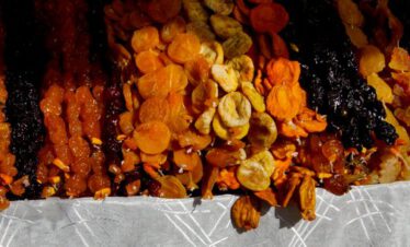 Reise Rundreise Georgien und Armenien mit Kaukasus-Reisen in kleinen Gruppen deutschsprachige Reiseleitung Tbilissi Tiflis Kachetien Signaghi Lagodechi David Gareji Stepantsminda Kasbek Kaukasus Mzcheta Jerewan Eriwan Yerevan Sewan See Sewansee Ararat Khor Virap Norawank Tatev Gjumri Gyumri Wardsia Vardzia