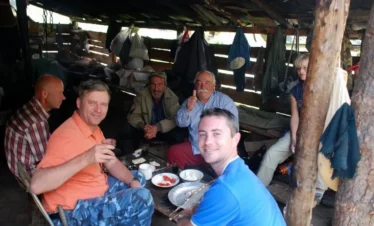 Georgien Reise Georgienreise Wanderreise Wandern Wanderurlaub Trekking Trecking Treckingreise Tour Tuschetien Tusheti Omalo Schatili Shatili Chewsuretien Khevsureti mountains Berge Kaukasus Urlaub Ferien Abenteuer Abenteuerreise Offroadtour Offroadreise individuell Kleingruppe Hochgebirge Steppe Tiflis Tbilissi Tbilisi Kaukasus-Reisen Natur Tiere Transhumance Pferde Guide Zelten Camp Atsunta Pass Stepantsminda Juta Dshuta Kasbegi Kazbegi Kasbek Shatili Schatili