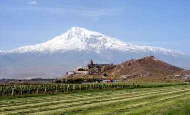 Der Berg Ararat gesehen vom Kloster Khor Virap in Armenien