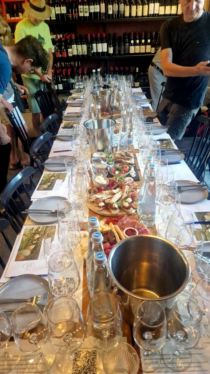 Weinverkostung bei 8000 Vintages in Tbilissi – georgische Weine Saperavi Rkatsiteli – Georgien-Weinreise Wein und Kaukasus