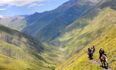 Reiterreise Tuschetien – Aufstieg zum Nakaicho-Pass 2950m Georgien Kaukasus