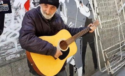 Straßenmusiker in Tbilissi (Tiflis) an der Unterführung unweit der Metro Rustaveli. 2018 Georgien